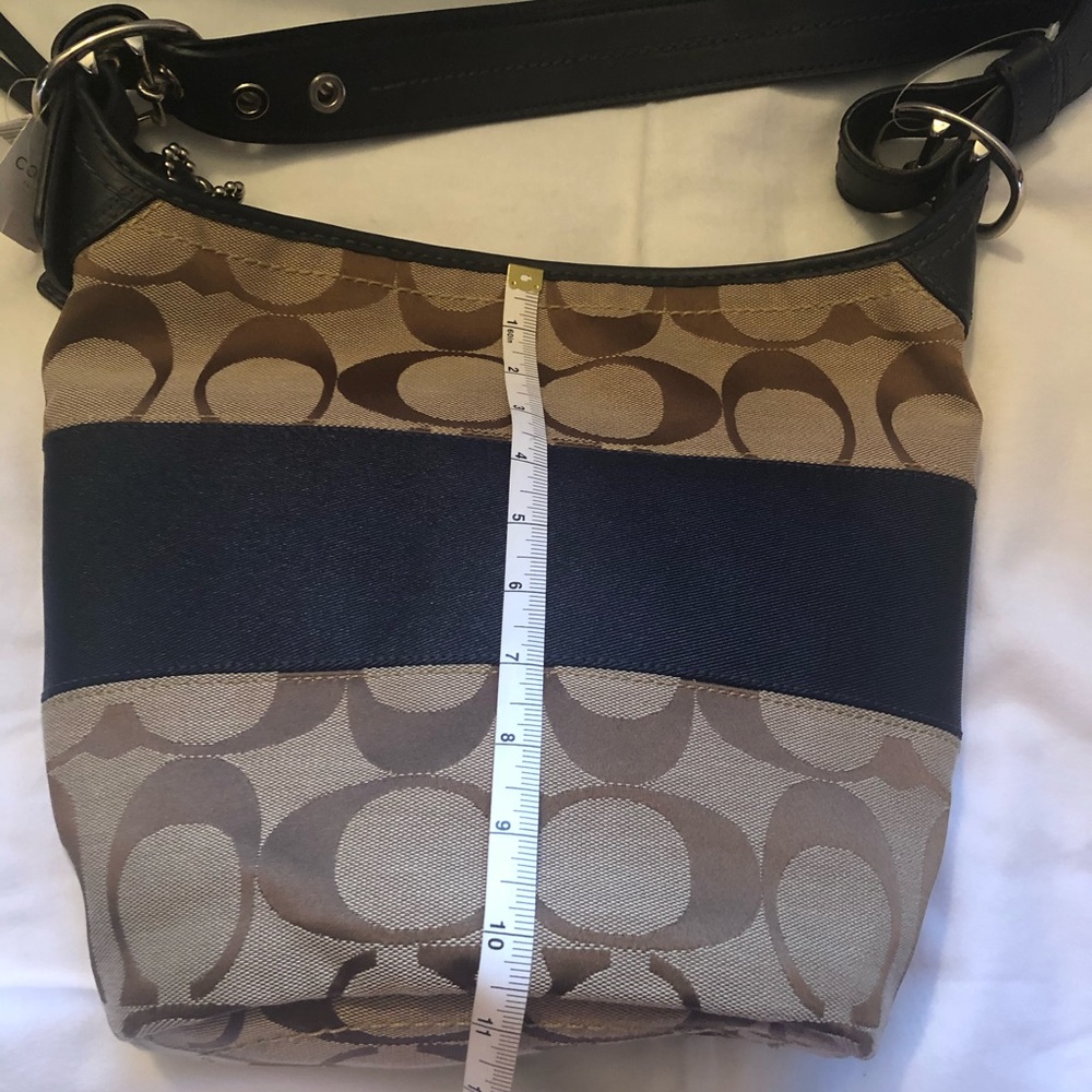 ❌❌SOLD❌❌ Coach Handbag - Picture 4 of 8